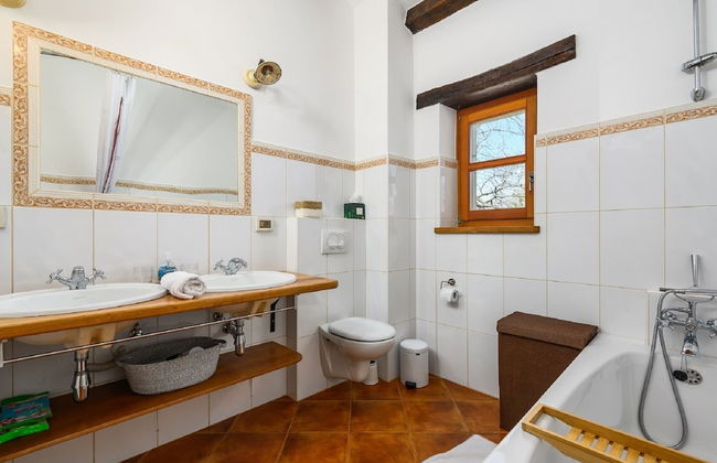 Beautiful Stone Villa in Tinjan With Swimming Pool - Foto 11