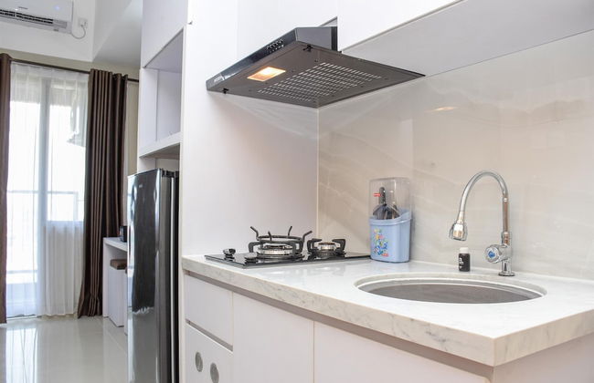 Comfort Studio at LRT City Jatibening Apartment - Photo 10