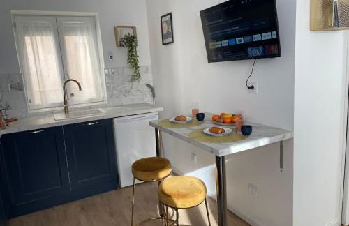 Le Requiem -Terrasse -Climatisation -Gare - Foto 2