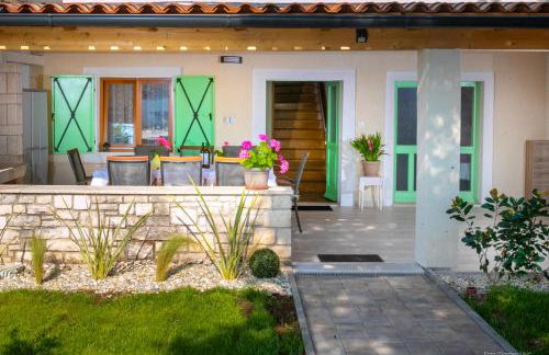 Adorable Holiday Home With Pool and Terrace - Foto 9