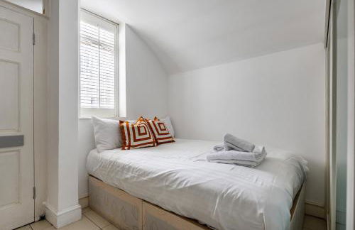 Relaxing and Spacious Kensington Apartment with Patio - Foto 29