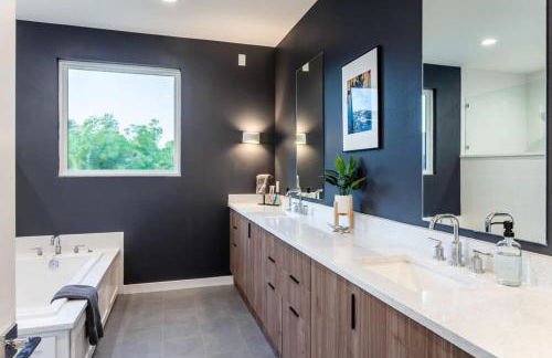 Hot Tub Time Machine - Clubhouse - DT 6 Min Drive - Foto 27