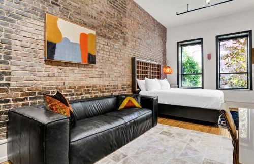 Luxe 220 Suite 2 - Photo 41