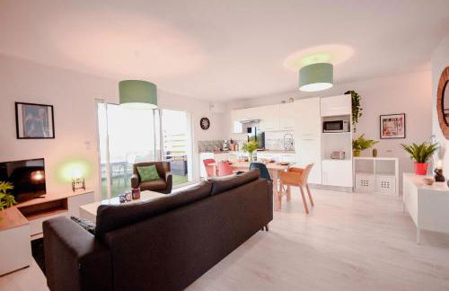 Lumimizan- Spacieux, grand balcon, wifi, lac et plage - Foto 13