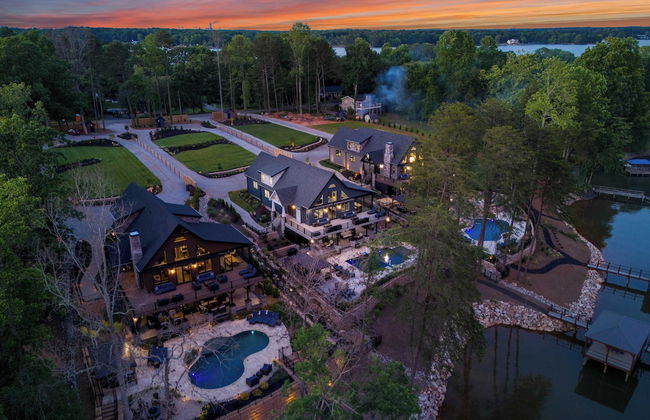 The Lodges Avantstay Lakefront, Sleeps 66 Pools, Docks, Theaters, Views - Foto 1