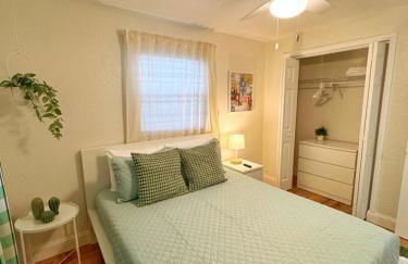 *NEW* Gorgeous Sunshine - 2BD/1BA - Private Fenced Backyard! - Photo 10