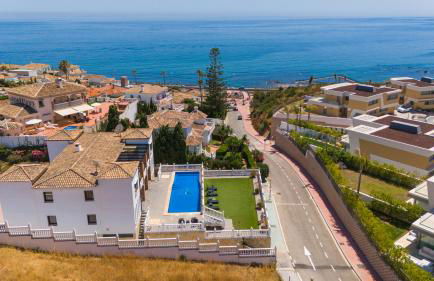 Dream beach-side villa with sea views & close to golf - Photo 72