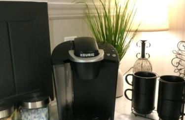 Snug Studio Retreat- Near to Aviation museum and Highway - Foto 12