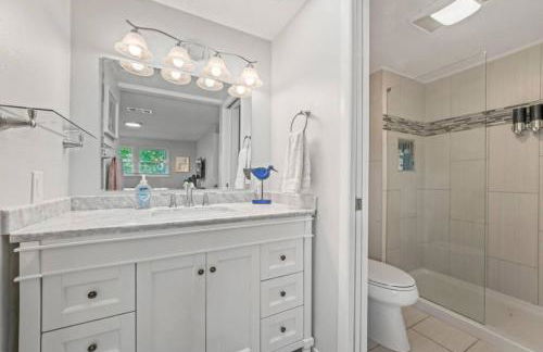 Oversized 4bed + Converted Bedroom, HEATED Pool + Hot Tub - Photo 21