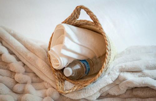 Stylish 5Bedroom Getaway in Quiet Mildenhall Area - Photo 57