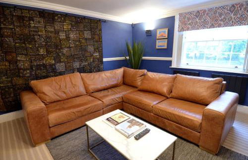 Imperial King apt, Cheltenham centre, dedicated free parking - Photo 10