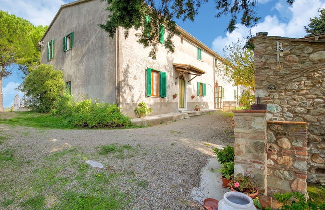 Tuscany Family Country Home - Photo 1