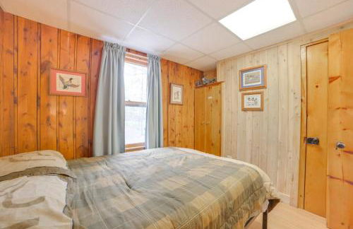 Cozy Onaway Vacation Rental with Deck and Fire Pit! - Foto 18