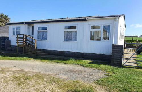 On farm Chalet, sleeps 6, Rhoshirwaun - Foto 2