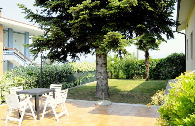 Near the Harbour and Sandbeach of Pacengo di Lazise - Foto 24