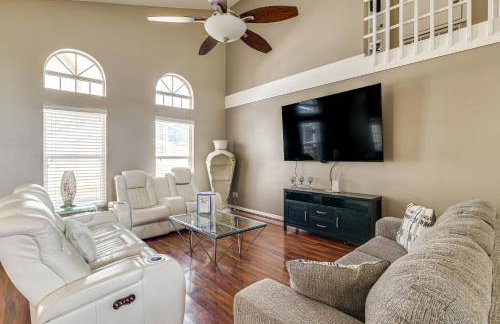 Family Oasis with Game Room and Pool in Davenport! - Foto 8