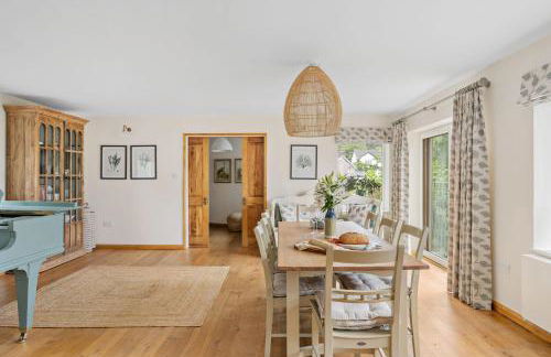 Rocket House - Large family home perched above the river - Foto 13