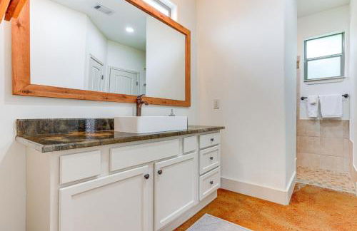 San Marcos Home with Fire Pit about 10 Mi to Downtown! - Photo 10