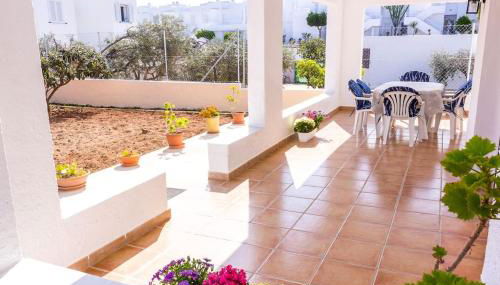 Villa El Arenal a 3 min de la Playa - Foto 3