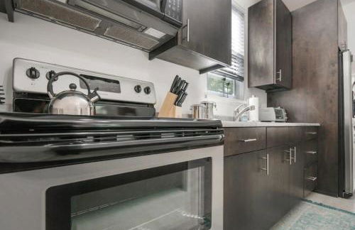 Downtown Home with Hot Tub, BBQ, Near Ice Plant! - Foto 14