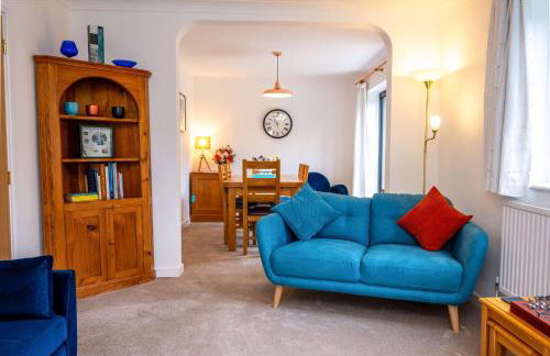 Splendid House Great Location to WAVE Surf & South West Water Park - Super Garden By STAE-Homes - Foto 4