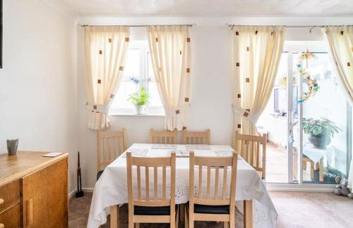 Spacious 3bed semi/Gamesroom/Drive/10mins to City - Foto 10