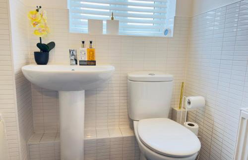 Entire 3-Bed Home, 5 mins to City Centre, Sleeps 6, 2 Free Parking - Foto 30