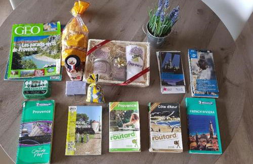 Villa Cléa, belle propriété provençale, jardin, piscine, au calme - Foto 38