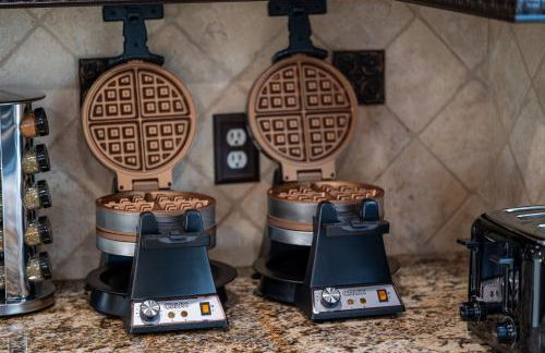 Coachella Play - 6BR Multi-Gen Fun Zone and Retreat with free heated pool - Foto 23