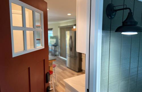 Crescent Bar Waterfront Home- Private Beach, Water Views, Hiking, Golf, Live Concerts - Foto 2