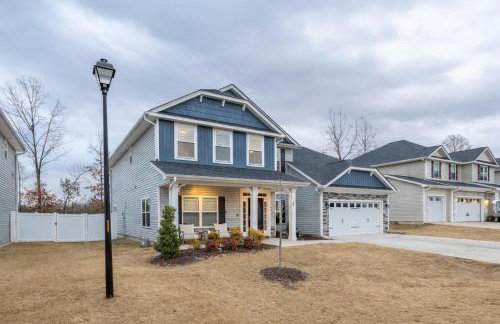 Clayton 6-Beds Family Home Near Raleigh Sleeps 12 - Foto 1