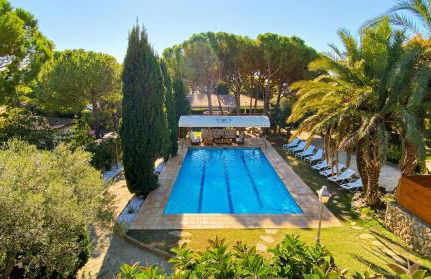 Villa Sitges El Ranch Amaizing Outdoor Areas Beaches at 5 minutes walk Sitges at 15 min drive AC Pool Jacuzzi & Garden XXL - Photo 1