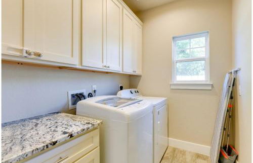 Centrally Located Stunning 3BR 2BA Near Downtown - Foto 48