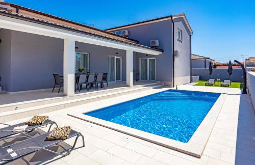 Serenity home Villa Tea with heated pyrolysis salt water - Foto 15