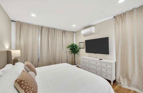 1 Story Family Home Half Mile to Beach with Patio , Grill, Office with Twin Beds, Peaceful Wooded Setting, Spacious Driveway, Garden Views, Walk to Shore, Perfect Cape Cod Getaway for Families - Foto 22