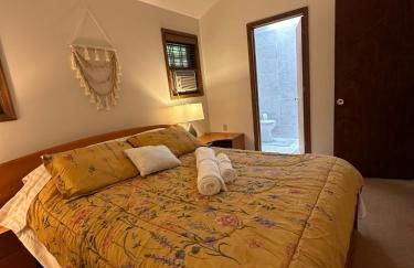 Pocono Hideout Family Home with Hot Tub Deck Sunroom Pool Big Bass Lake Larsen Lake Gouldsboro Clifton Township - Foto 42