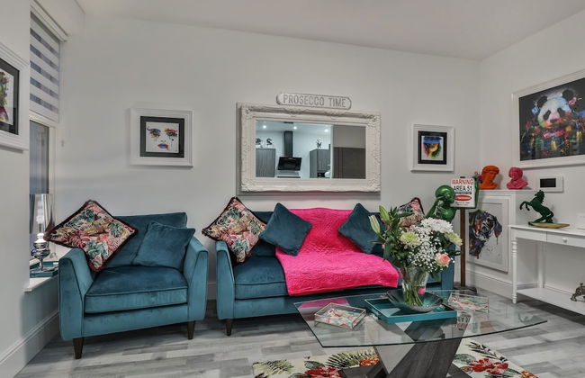 The Monroe - 2nd Floor - Luxury for up to 4 guests near Open Air Theatre and North Bay - Foto 15