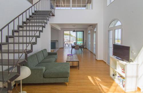 Modern villa with infinity pool close to the sea - Foto 17