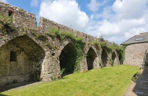 Stylish flat in central Tenby & free parking - Photo 15