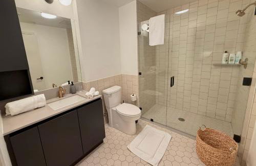 Hollywood Luxury Retreat I Pool Views I Jacuzzi I Fitness Center I Free Parking! - Foto 9