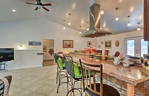 Expansive Getaway about 2 Miles to Mendenhall Glacier! - Foto 11