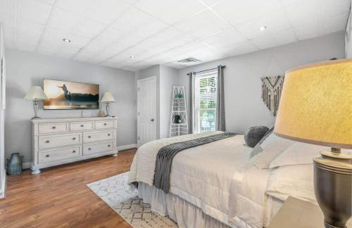 DockTales - Panoramic Views & Private Dock - Foto 28