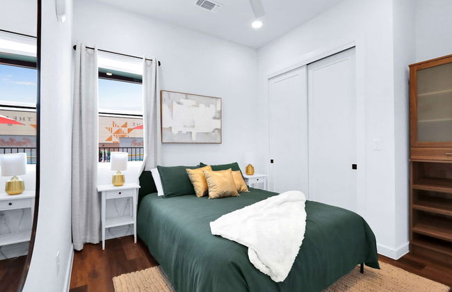 Luxury Resort-style Living Centrally Located - Foto 2