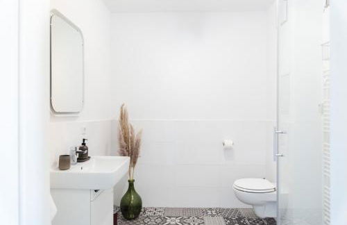 Hybrid Work-Play Retreat - 2BR, 1B central Kreuzberg - Foto 30