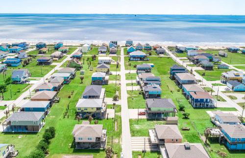 Walk to Beach Coastal Gem in Bolivar Peninsula! - Foto 35