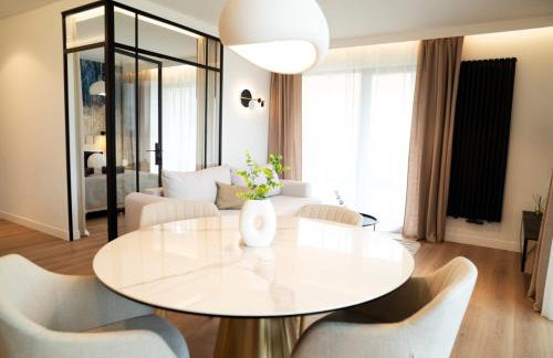 Marina Ostróda IV - super widok na jezioro, 10 m do wody, taras i balkon, winda, klima, garaż - Foto 7