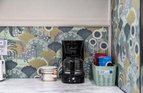 Bright & Stylish 4BR Spot - Close to Downtown Fun - Foto 15