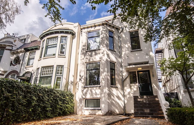 Souterrain 2BR Serviced Apartment - Photo 2