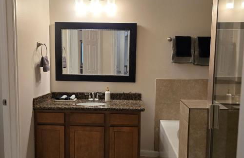 Modern Spacious Home Near the medical center, NRG, Downtown and UHD - Photo 45