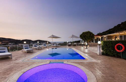 Promitheas Villa, with Pool & Heated Spa Whirlpool, By ThinkVilla - Foto 10